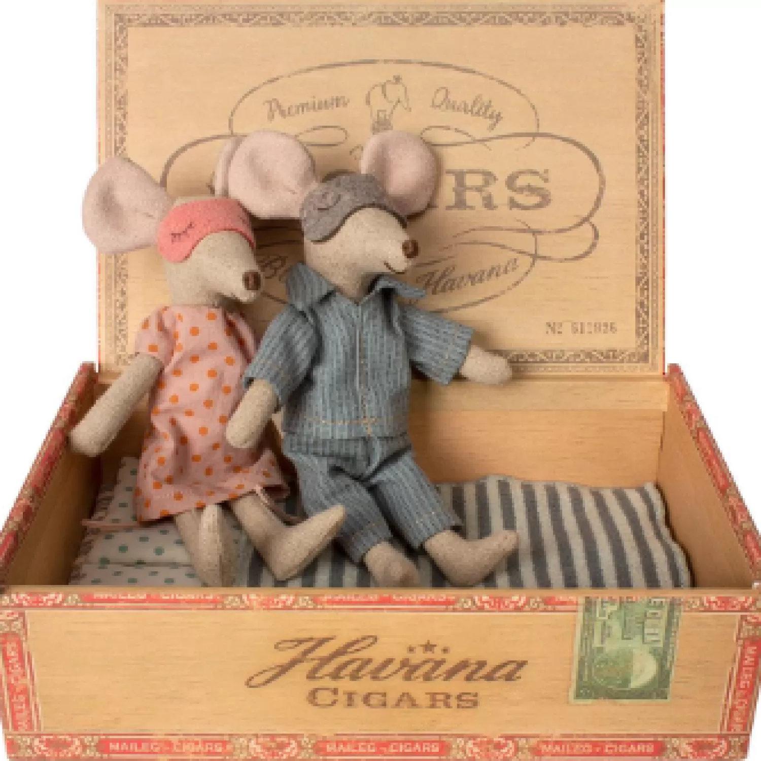 Maileg 15Cm Mom And Dad Mouse In Cigar Box Online