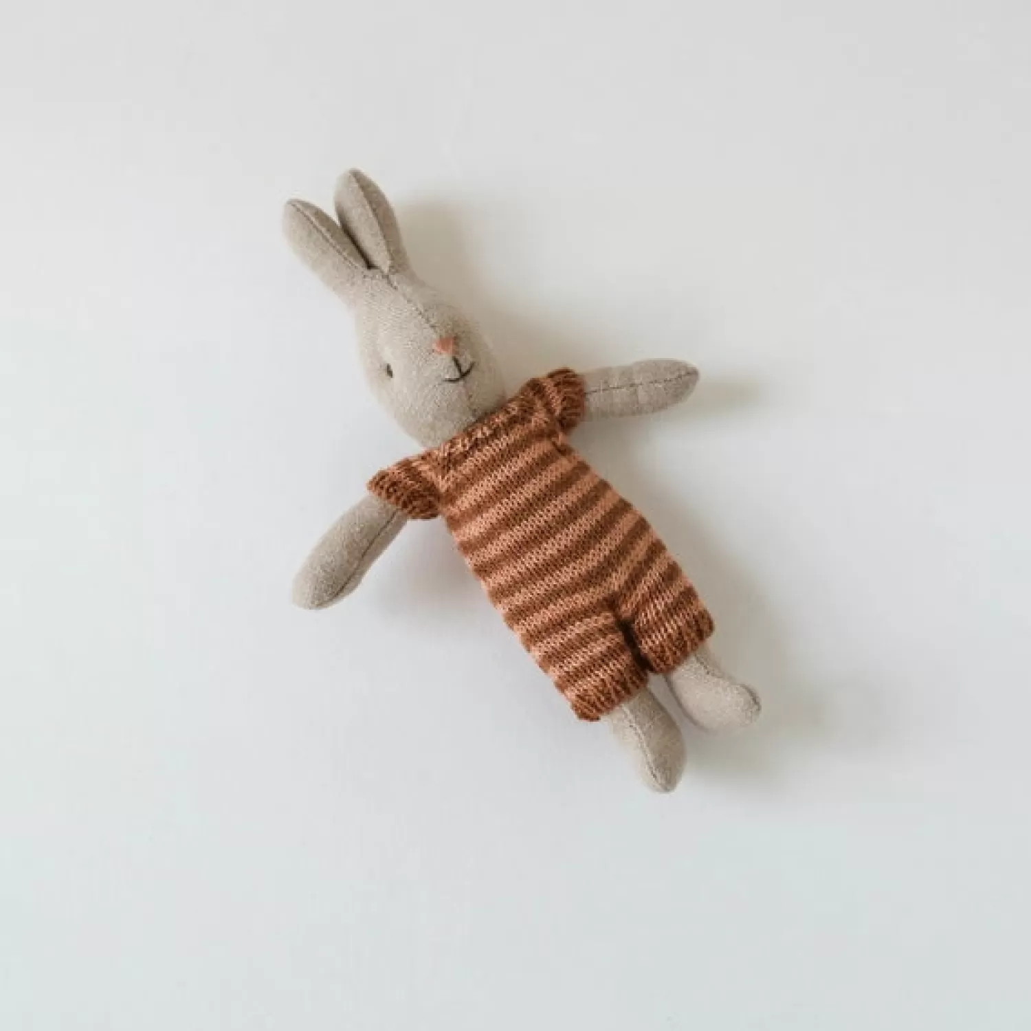 Maileg Micro Bunny Or Rabbit Toy & Knitted Suit Online