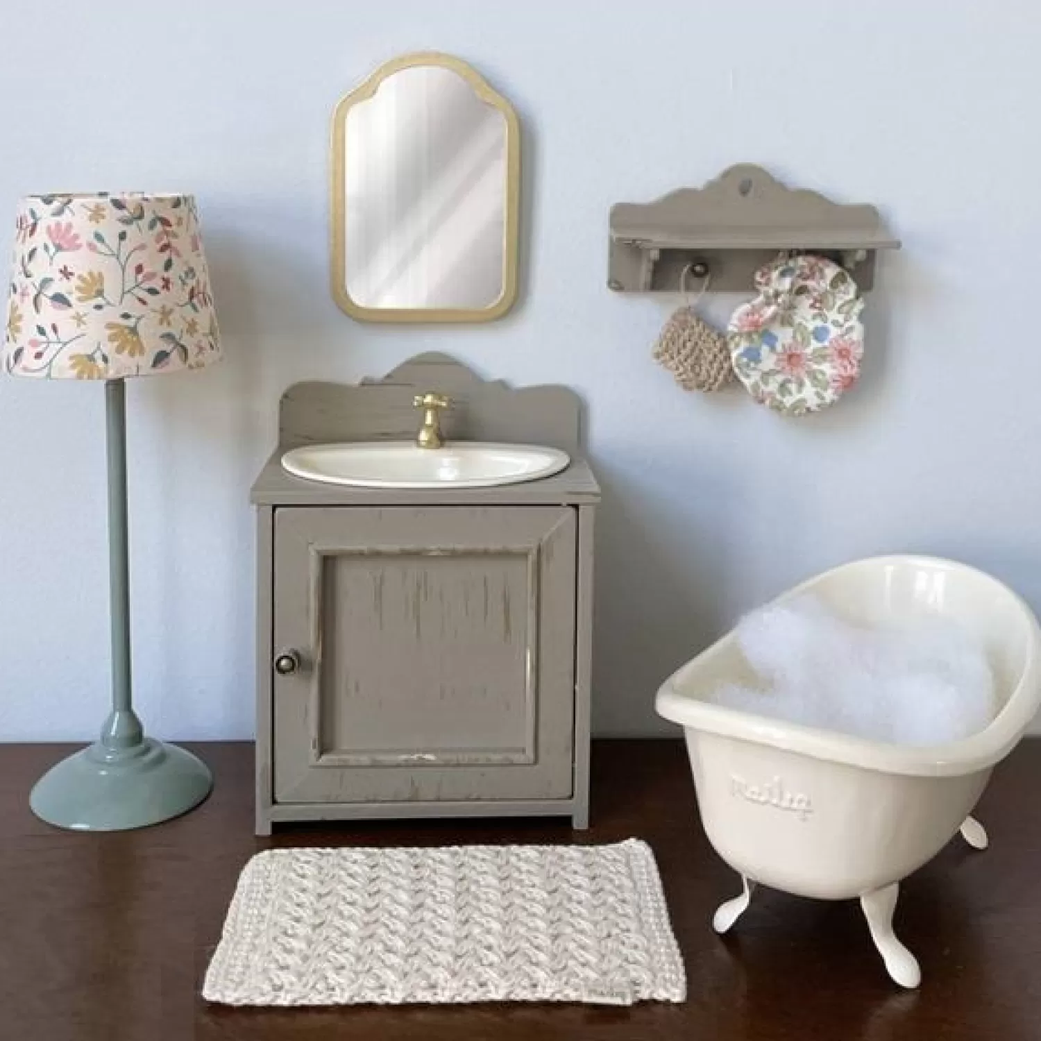 Maileg Minitature Vintage Bathtub Fashion